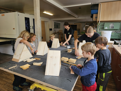 Schreinere mit uns ein Wildbienenhaus - Stolz Holzbau