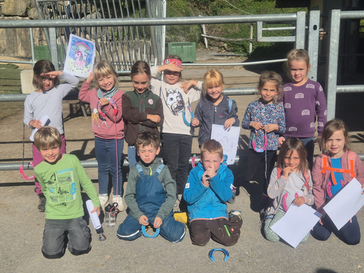 Spiel und Spass im Pferdestall