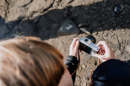 Kinder lernen fotografieren