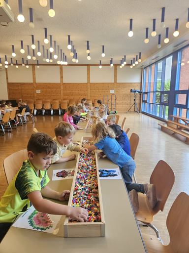 Eugy basteln und bauen mit Plus Plus