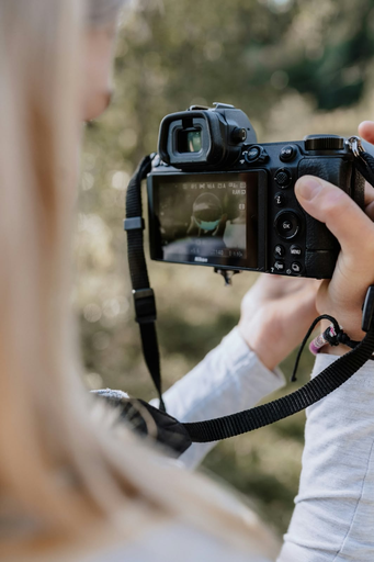 Kinder lernen fotografieren