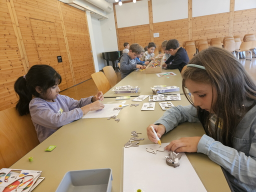 Eugy basteln und bauen mit Plus Plus