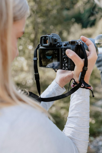Kinder lernen fotografieren
