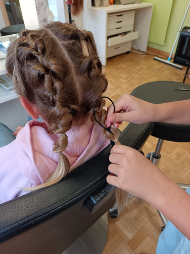 Frisieren und flechten