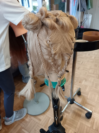 Frisieren und flechten