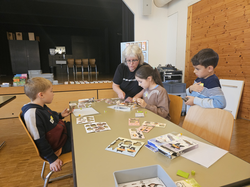 Eugy basteln und bauen mit Plus Plus